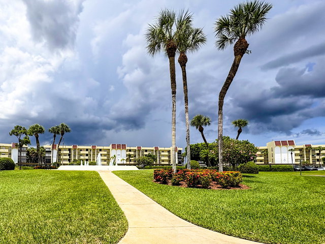 Barwood Condo I photo 2
